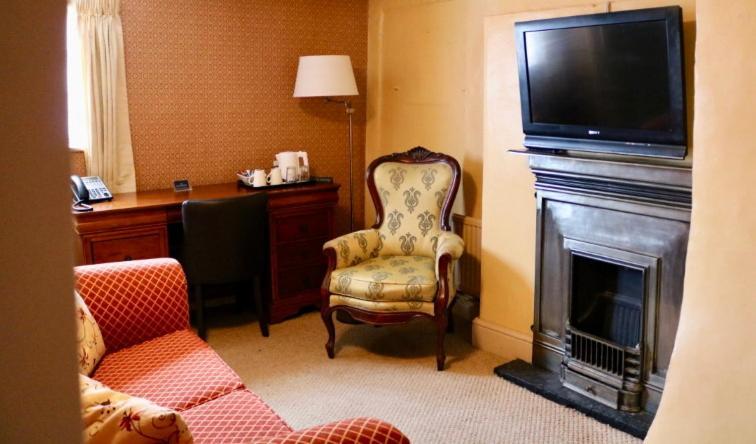 The Cottage Hotel Bradmore  エクステリア 写真