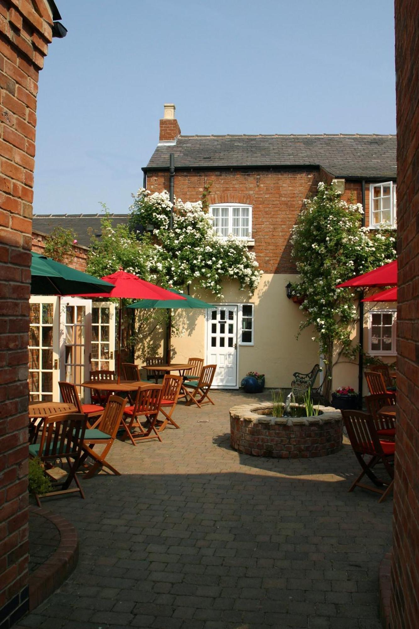 The Cottage Hotel Bradmore  エクステリア 写真