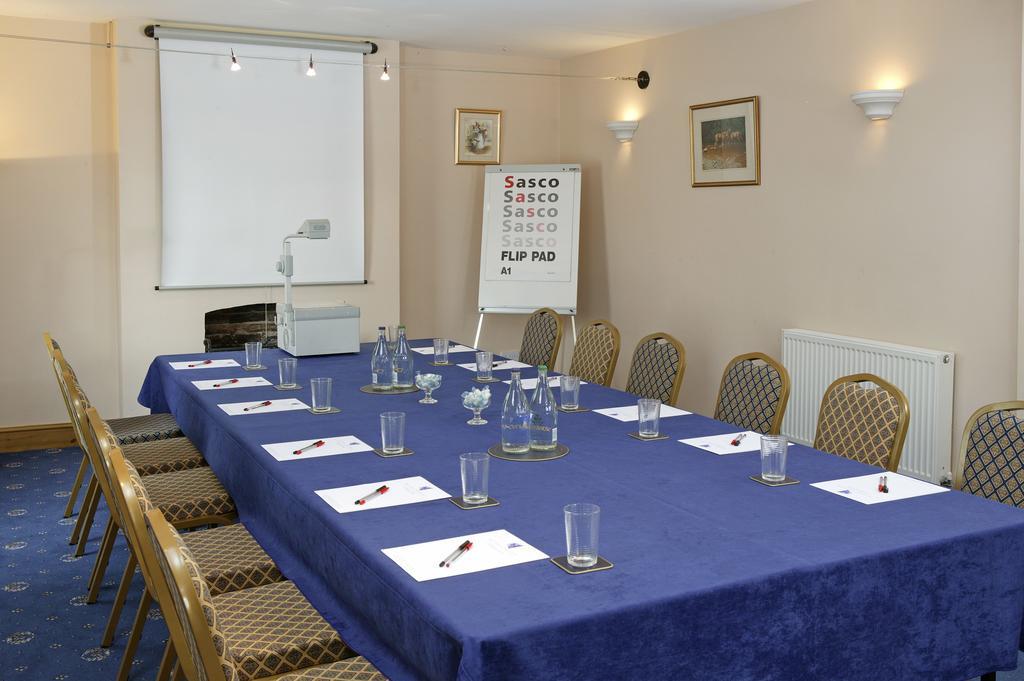 The Cottage Hotel Bradmore  エクステリア 写真