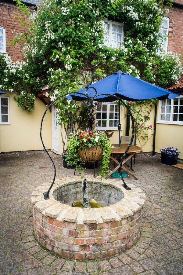 The Cottage Hotel Bradmore  エクステリア 写真