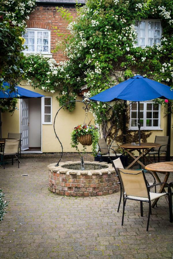 The Cottage Hotel Bradmore  エクステリア 写真