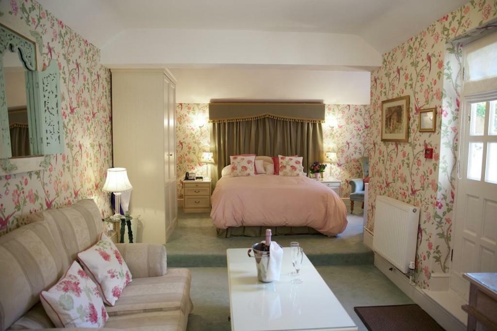 The Cottage Hotel Bradmore  エクステリア 写真