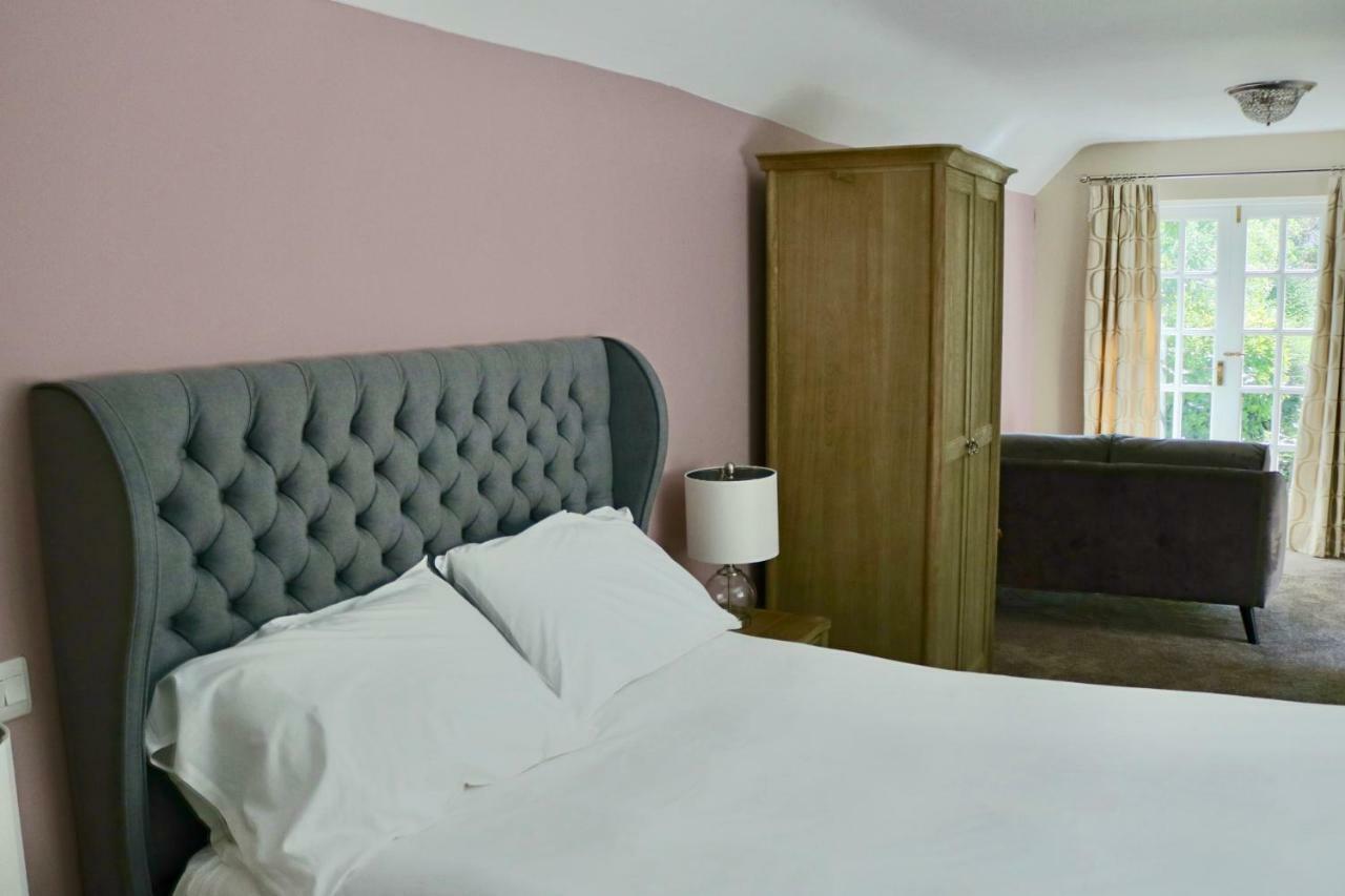 The Cottage Hotel Bradmore  エクステリア 写真